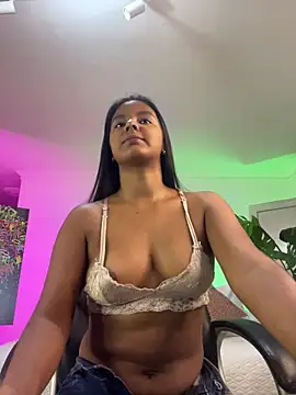 JANYLOVE   online show from 05/25/26, 10:54