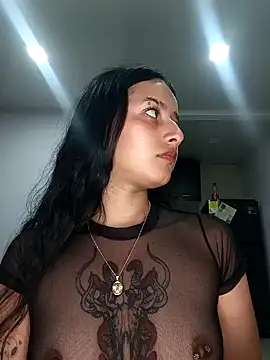 Snapshot of _vaness chatting on 12/12/24, 07:52 vaness online show from 12/12/24, 07:52