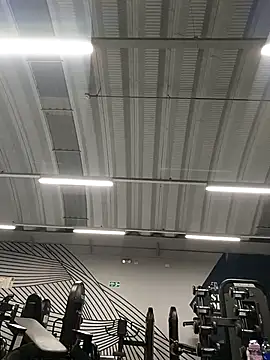 Snapshot of _vaness chatting on 02/12/25, 04:12 vaness online show from 02/12/25, 04:12