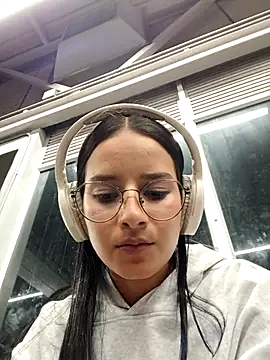  vaness online show from 04/14/26, 05:35