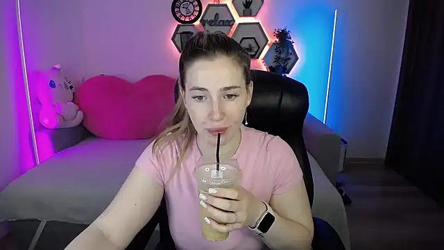 Snapshot of SabrinViolet chatting on 06/24/26, 08:02 SabrinViolet online show from 06/24/26, 08:02