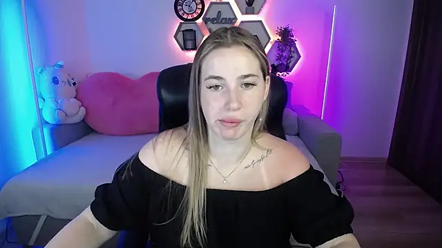 Snapshot of SabrinViolet chatting on 07/06/26, 08:22 SabrinViolet online show from 07/06/26, 08:22