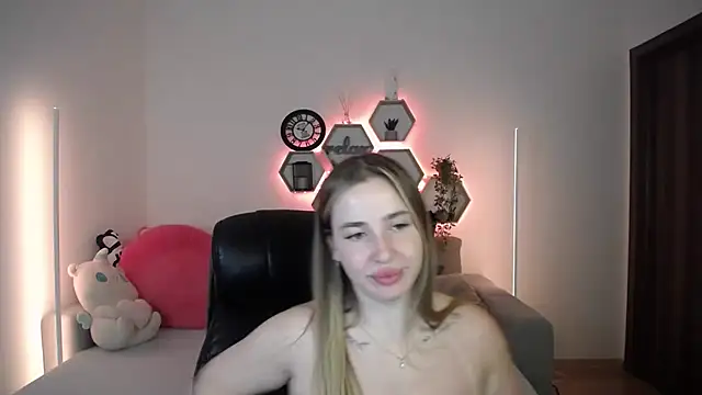 Snapshot of SabrinViolet chatting on 07/10/26, 08:07 SabrinViolet online show from 07/10/26, 08:07