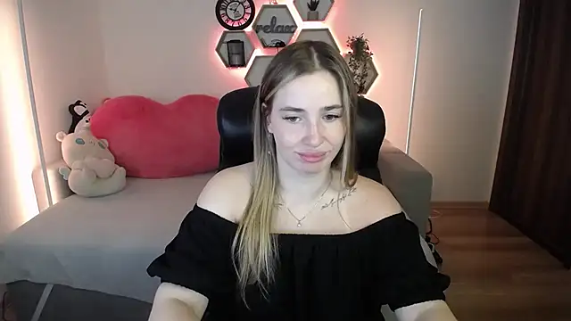 Snapshot of SabrinViolet chatting on 07/14/26, 08:08 SabrinViolet online show from 07/14/26, 08:08