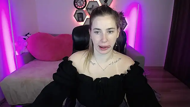 Snapshot of SabrinViolet chatting on 07/24/26, 08:12 SabrinViolet online show from 07/24/26, 08:12