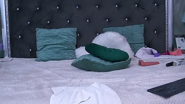 AnneHove online show from 12/07/24, 11:23