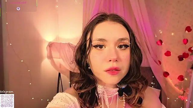 lilly Cherry  online show from 05/28/26, 11:18