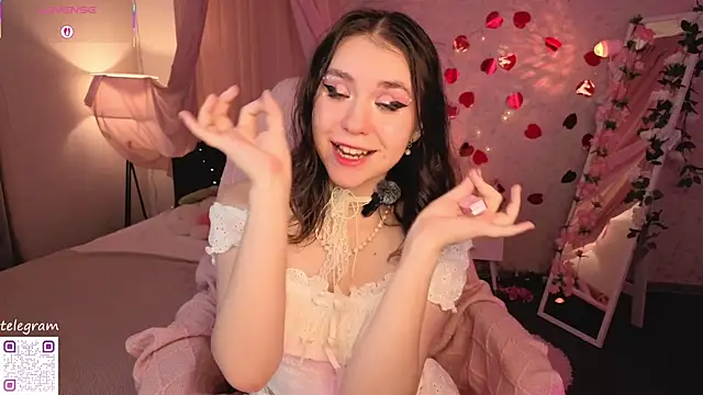 Snapshot of lilly_Cherry_ chatting on 07/03/26, 11:27 lilly Cherry online show from 07/03/26, 11:27