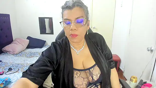 vikyadams online show from 10/24/25, 11:23