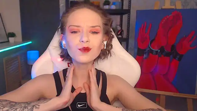 Snapshot of FascinatingEyess chatting on 02/15/25, 01:42 FascinatingEyess online show from 02/15/25, 01:42