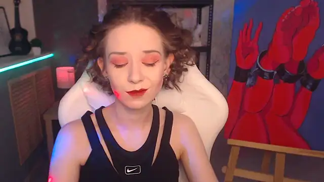 Snapshot of FascinatingEyess chatting on 03/19/25, 02:59 FascinatingEyess online show from 03/19/25, 02:59