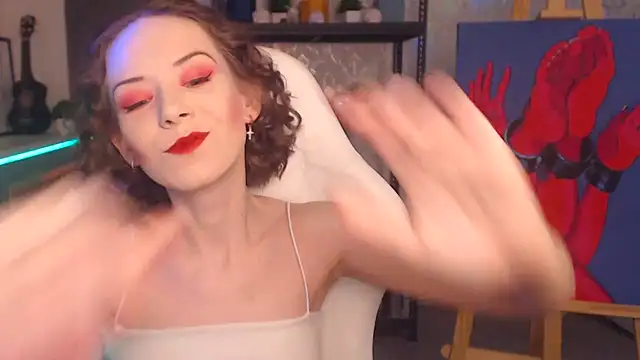 Snapshot of FascinatingEyess chatting on 11/08/25, 06:29 FascinatingEyess online show from 11/08/25, 06:29