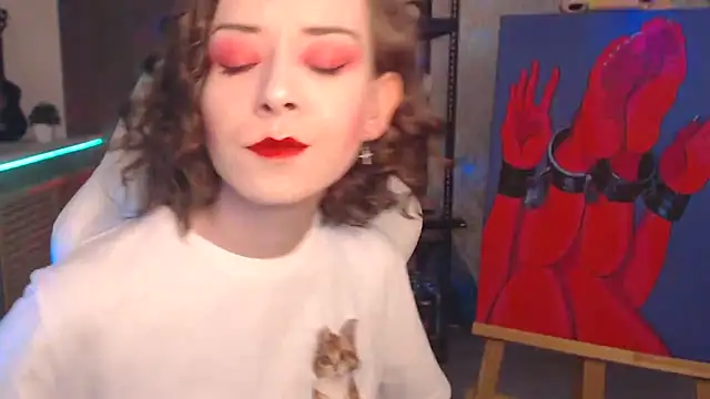 Snapshot of FascinatingEyess chatting on 12/17/25, 12:05 FascinatingEyess online show from 12/17/25, 12:05