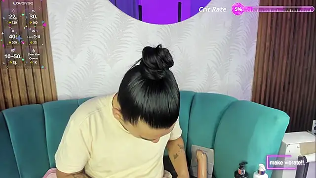 yossi peach cute online show from 11/13/25, 08:52