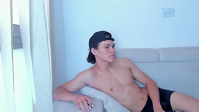 laurent nova online show from 01/28/25, 07:21