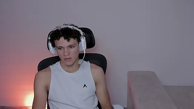 laurent nova online show from 09/08/25, 06:18