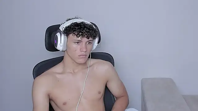 laurent nova online show from 09/23/25, 07:17