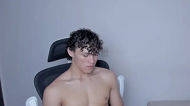 laurent nova online show from 11/19/25, 05:13