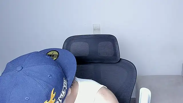 laurent nova online show from 12/03/25, 08:07