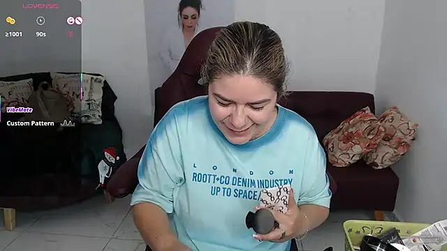 Snapshot of zehra_sanem chatting on 11/17/25, 04:24 zehra sanem online show from 11/17/25, 04:24