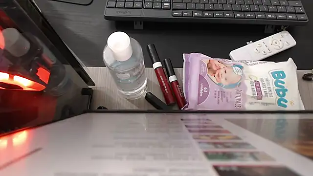 Snapshot of zehra_sanem chatting on 11/18/25, 05:28 zehra sanem online show from 11/18/25, 05:28