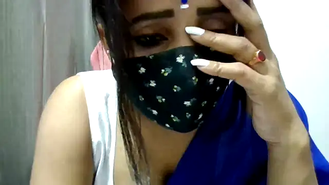 Snapshot of Queenhimanshi chatting on 11/03/25, 09:05 Queenhimanshi online show from 11/03/25, 09:05