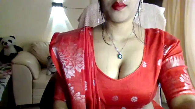Queenhimanshi online show from 04/04/26, 04:44
