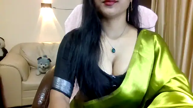Queenhimanshi online show from 04/05/26, 07:22