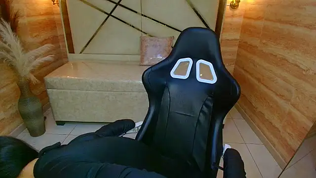 Dakotha v  online show from 11/28/25, 03:20