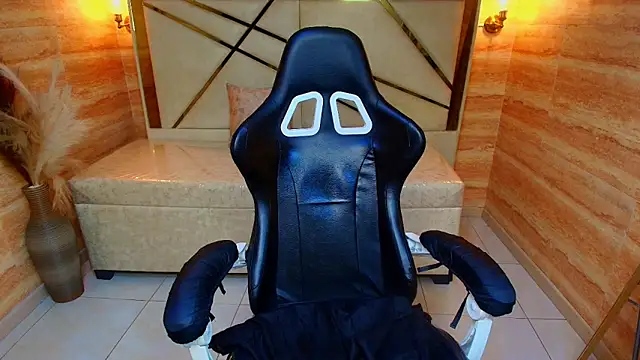 Dakotha v  online show from 12/20/25, 03:35