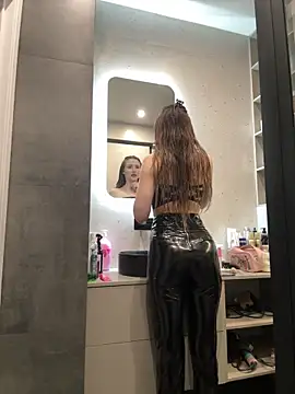 Jullia Carter online show from 05/06/26, 10:20