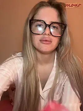 Holly-Glamour online show from 02/06/26, 04:28