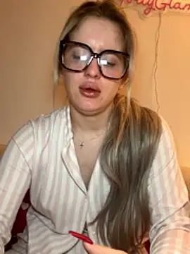 Holly-Glamour online show from 02/13/26, 02:29