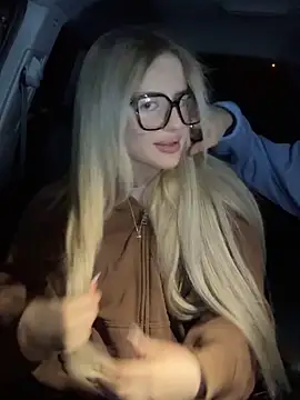 Holly-Glamour online show from 04/01/26, 12:55