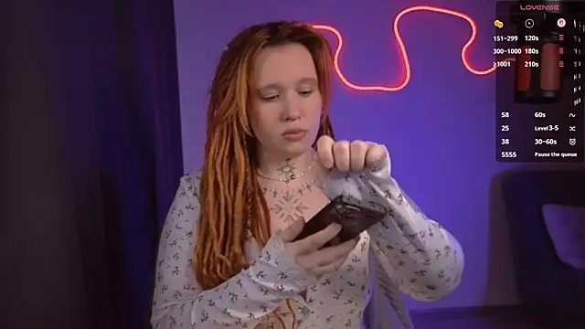 Snapshot of The_Full_Red_Moon chatting on 04/21/26, 09:04 The Full Red Moon online show from 04/21/26, 09:04