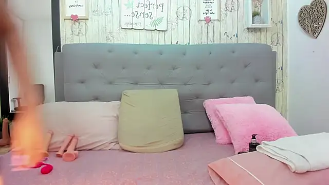 Snapshot of Antonella_Montanari chatting on 03/02/25, 11:31 Antonella Montanari online show from 03/02/25, 11:31