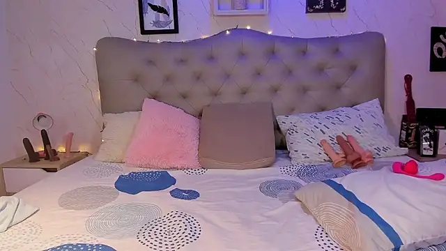 Snapshot of Antonella_Montanari chatting on 01/18/26, 01:42 Antonella Montanari online show from 01/18/26, 01:42