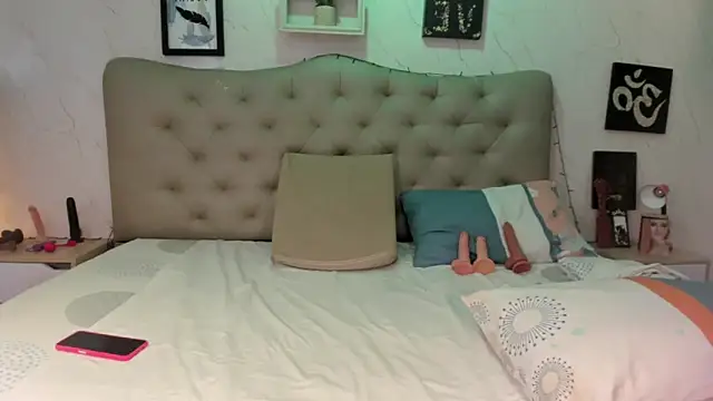 Snapshot of Antonella_Montanari chatting on 03/28/26, 01:05 Antonella Montanari online show from 03/28/26, 01:05