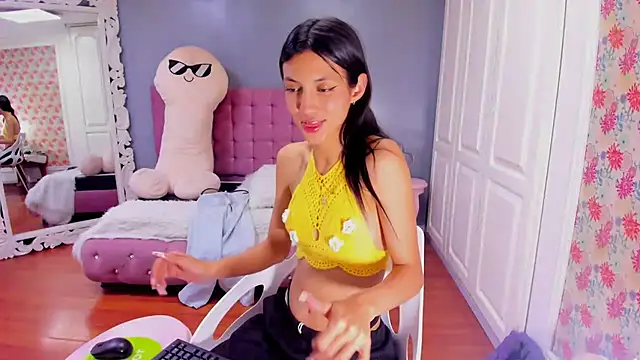 Snapshot of Iris_Stone_ chatting on 12/26/24, 11:57 Iris Stone online show from 12/26/24, 11:57