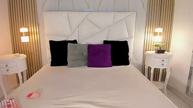 belacampbell online show from 09/16/25, 05:08