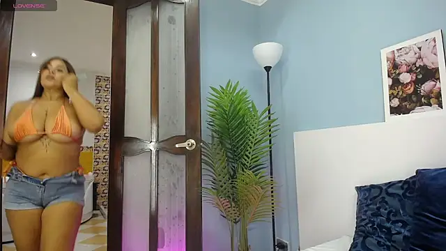 Snapshot of katy_ruiz chatting on 04/21/26, 07:47 katy ruiz online show from 04/21/26, 07:47