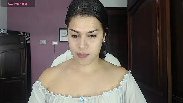 Luciana Ortiz1 online show from 12/13/24, 03:00