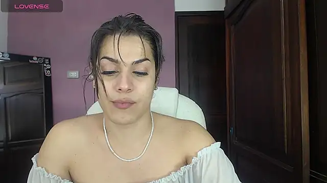 Luciana Ortiz1 online show from 02/28/25, 03:48