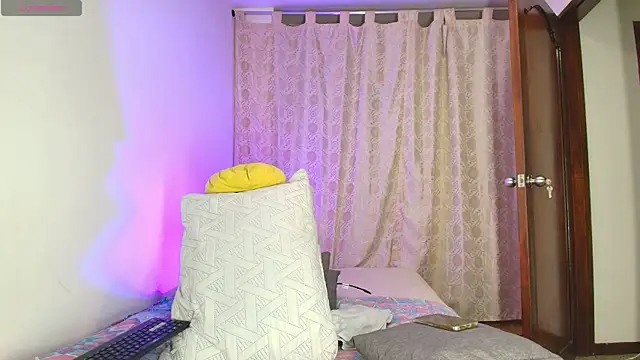 Luciana Ortiz1 online show from 04/07/26, 01:39