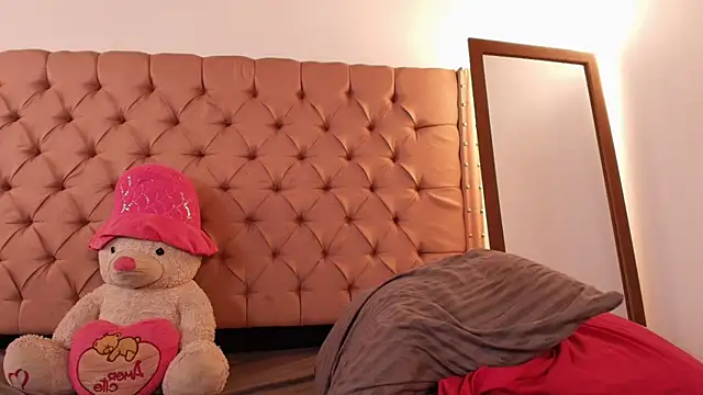 xanna sweet online show from 12/12/24, 11:47