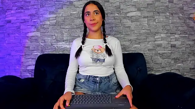 xanna sweet online show from 02/09/25, 01:56