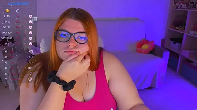 Snapshot of Melissa_Purr chatting on 12/07/24, 08:44 Melissa Purr online show from 12/07/24, 08:44