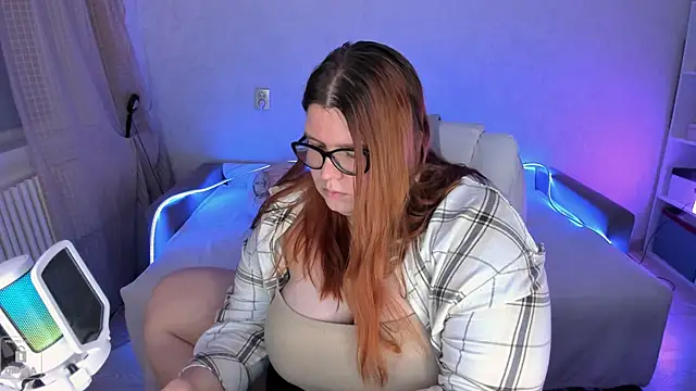 Snapshot of Melissa_Purr chatting on 03/08/25, 02:34 Melissa Purr online show from 03/08/25, 02:34