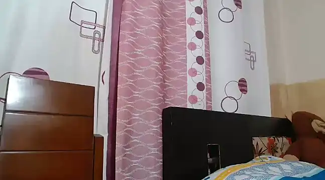 Snapshot of Kenia_29 chatting on 03/12/25, 06:29 Kenia 29 online show from 03/12/25, 06:29