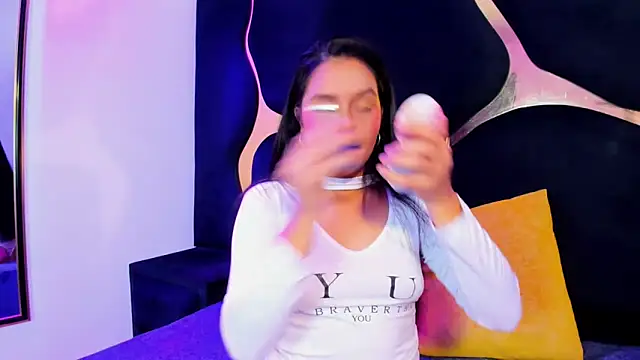 Snapshot of Ivanna18_x chatting on 10/09/25, 03:59 Ivanna18 x online show from 10/09/25, 03:59